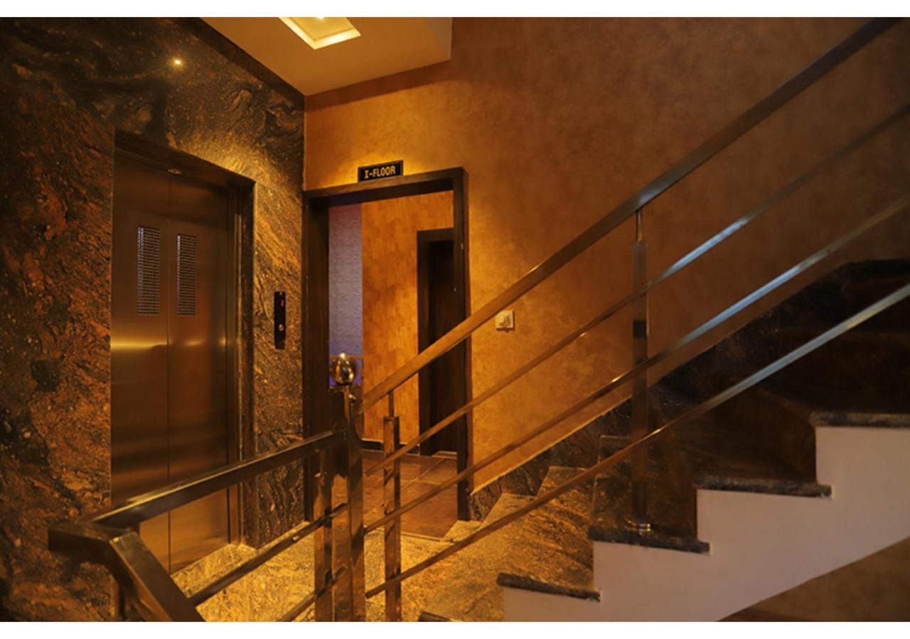 Hotel Raha อุเดเปอร์ ภายนอก รูปภาพ