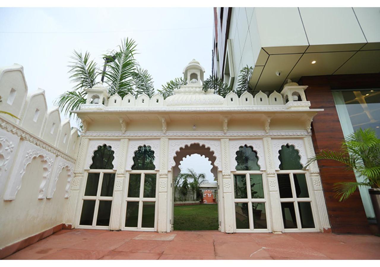 Hotel Raha อุเดเปอร์ ภายนอก รูปภาพ