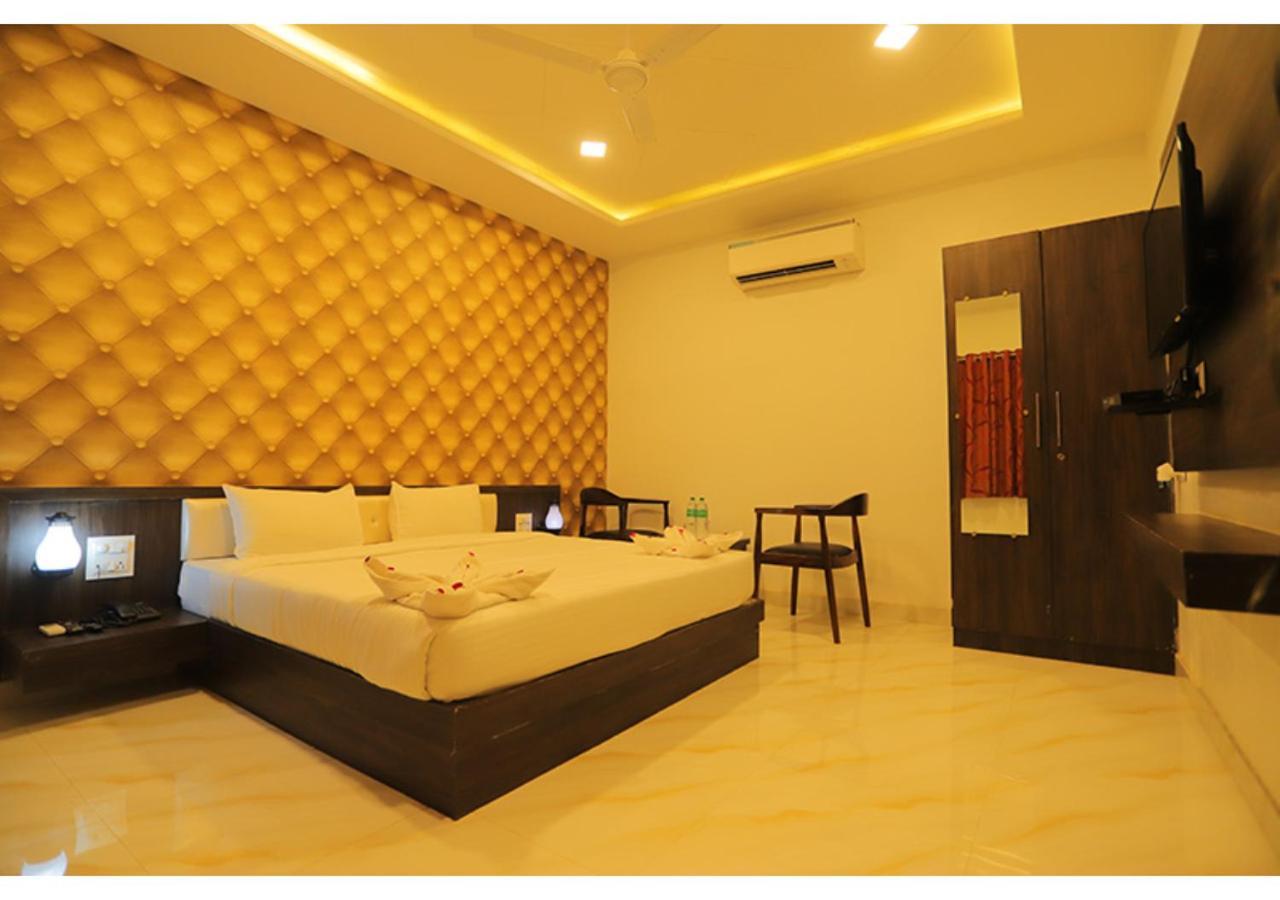Hotel Raha อุเดเปอร์ ภายนอก รูปภาพ