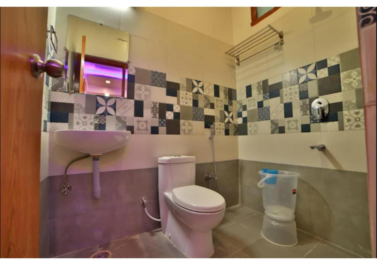 Hotel Raha อุเดเปอร์ ภายนอก รูปภาพ